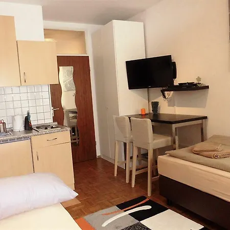 Star - Hans-sachs-strasse 2*